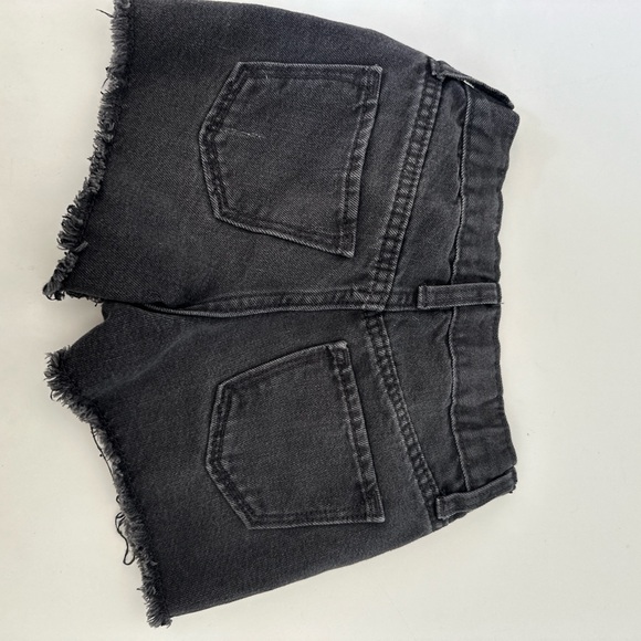 Old Navy Denim Shorts - Picture 3 of 4